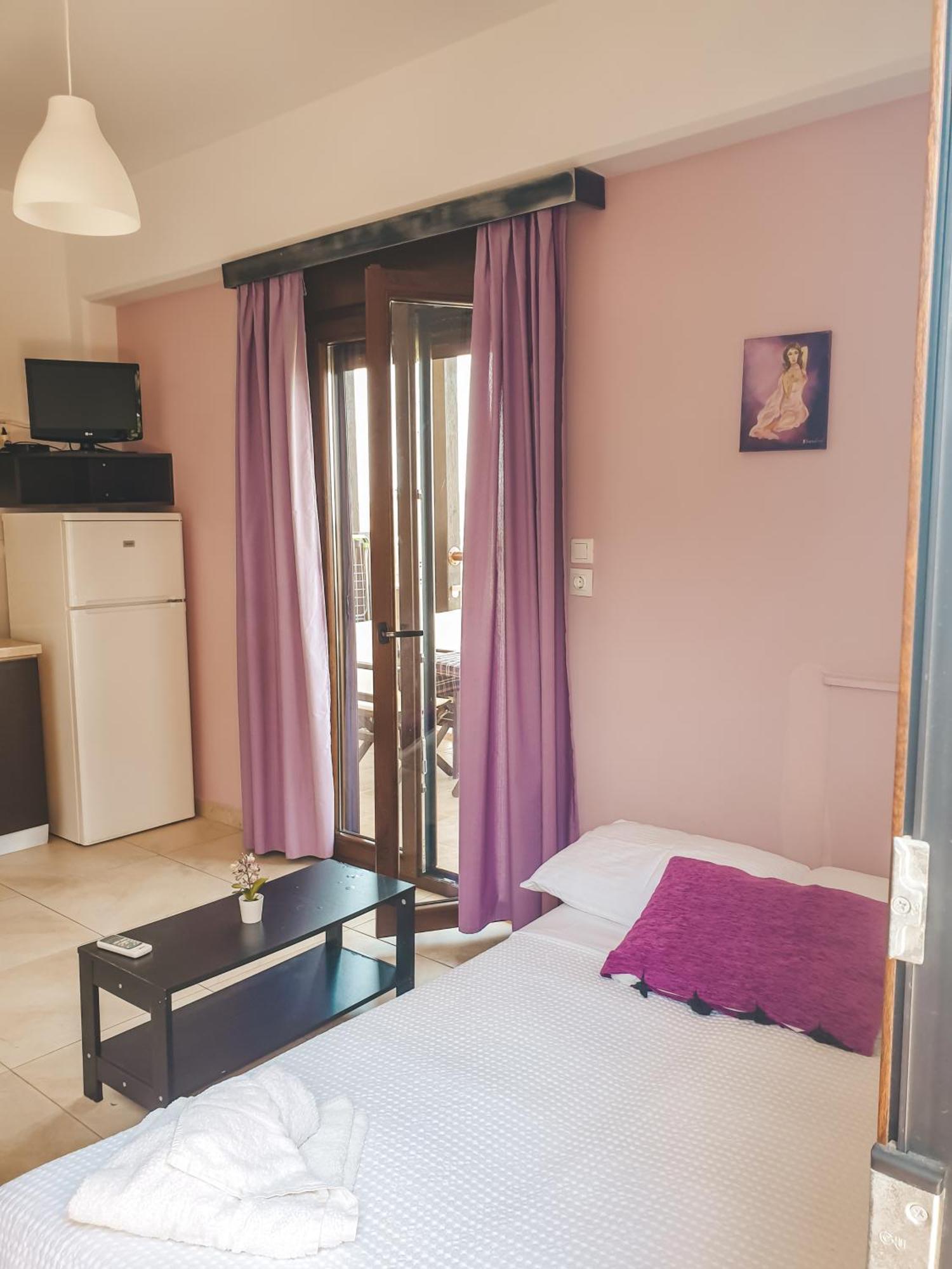 Aroma Studios And Apartments Vourvourou Exterior photo